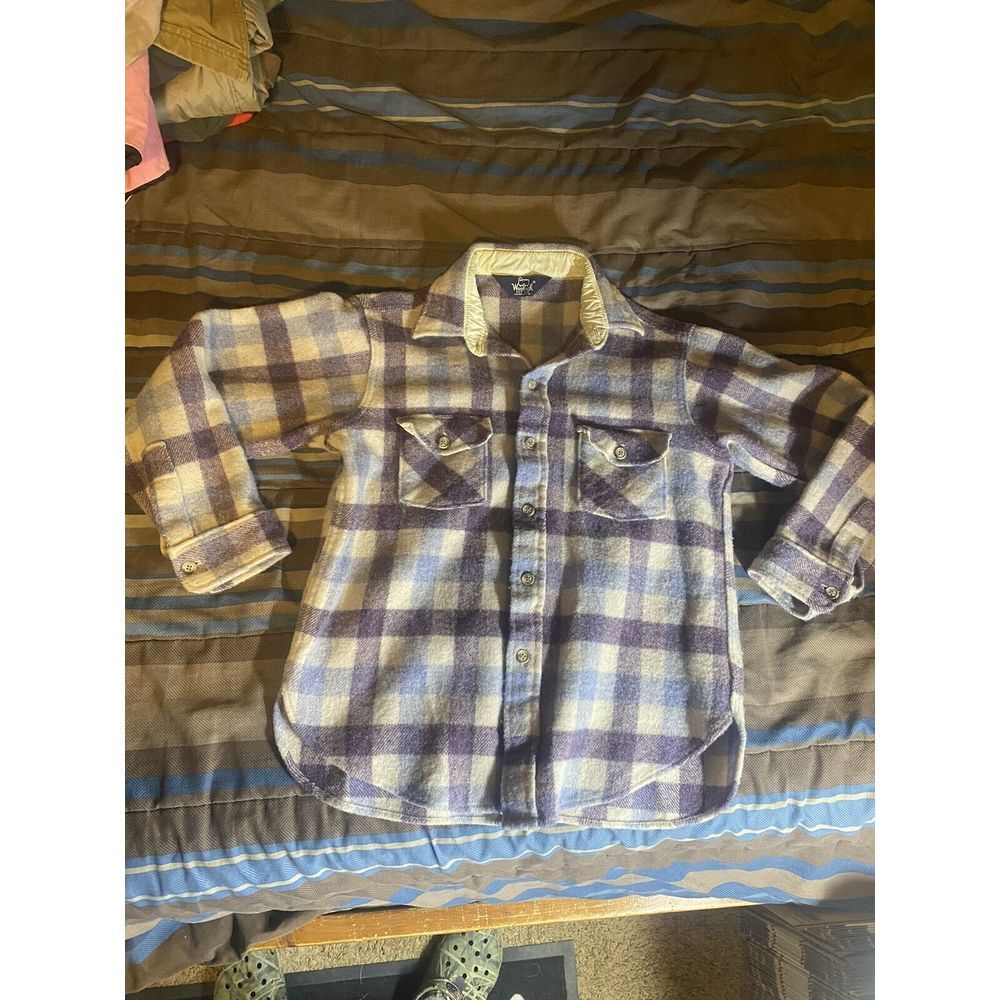 Vintage 80s Woolrich Wool Jacket in Scarce All Buttons Present Woman's M Read
